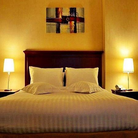 Richmond Greens Hotel Дубай Екстериор снимка
