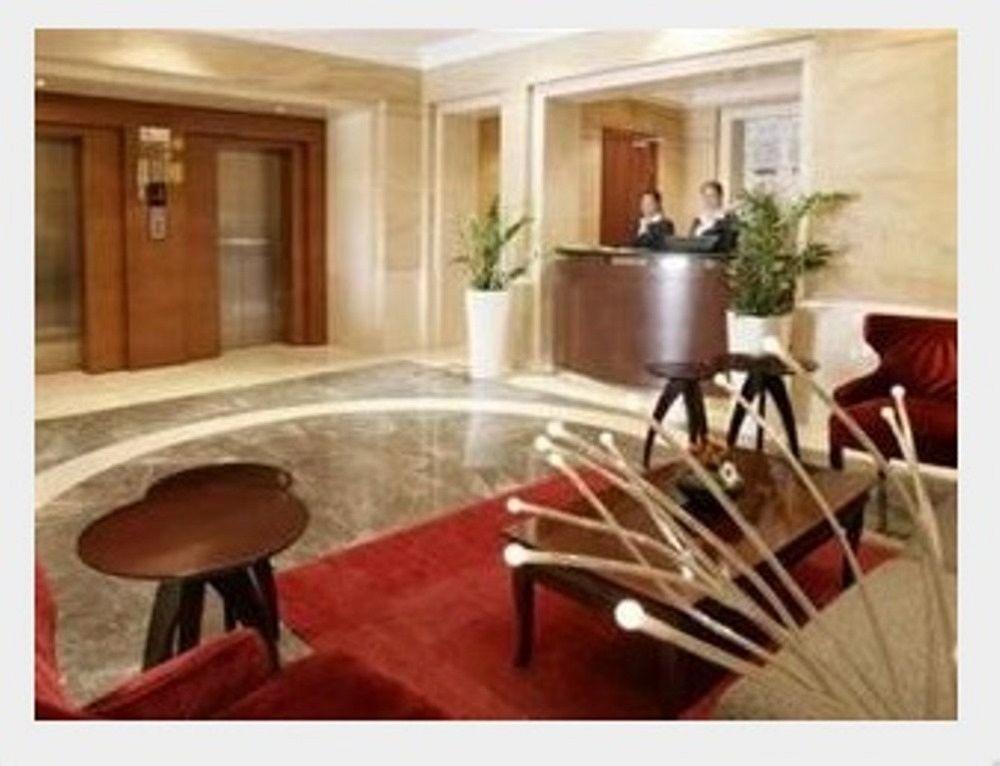 Richmond Greens Hotel Дубай Екстериор снимка