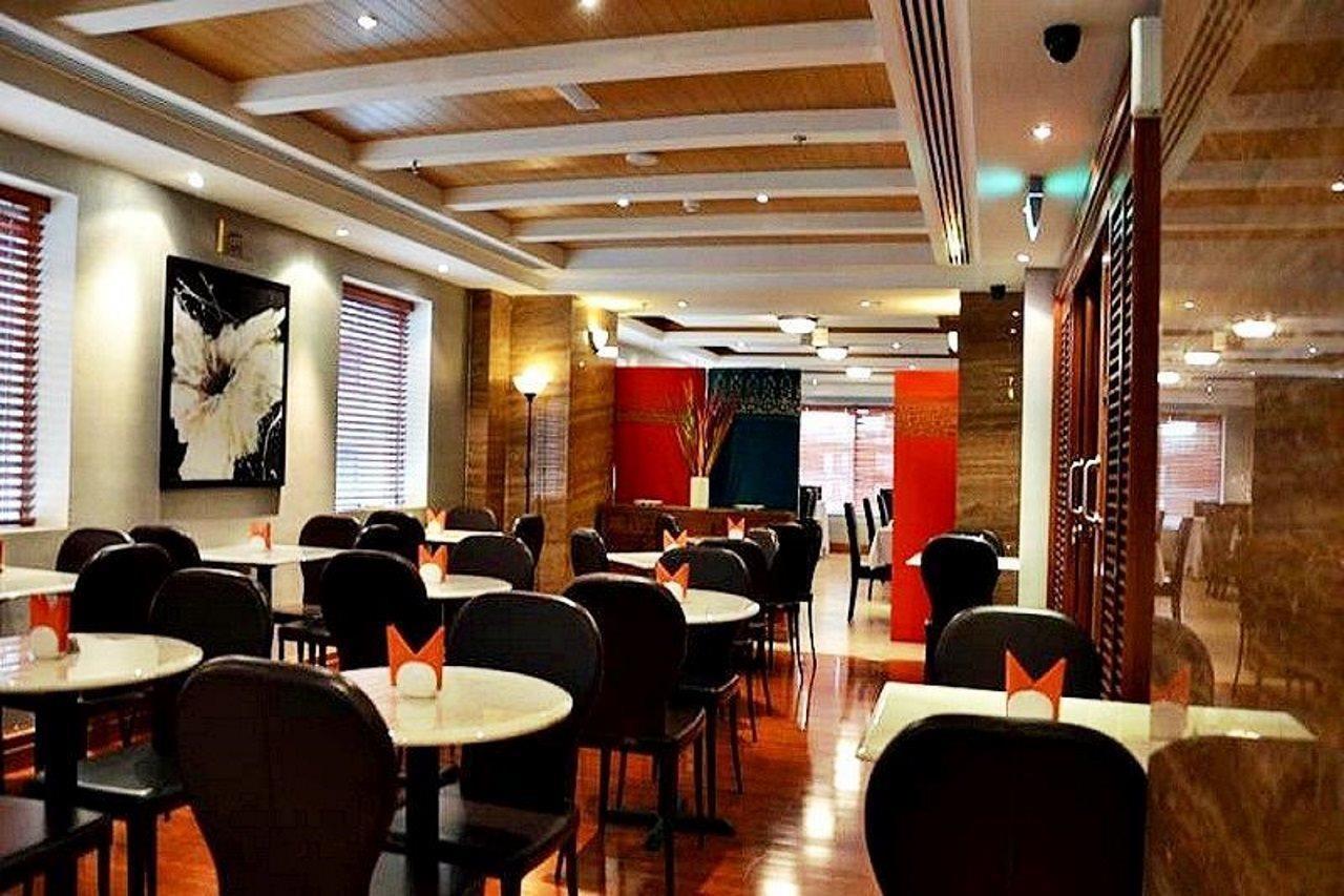 Richmond Greens Hotel Дубай Екстериор снимка